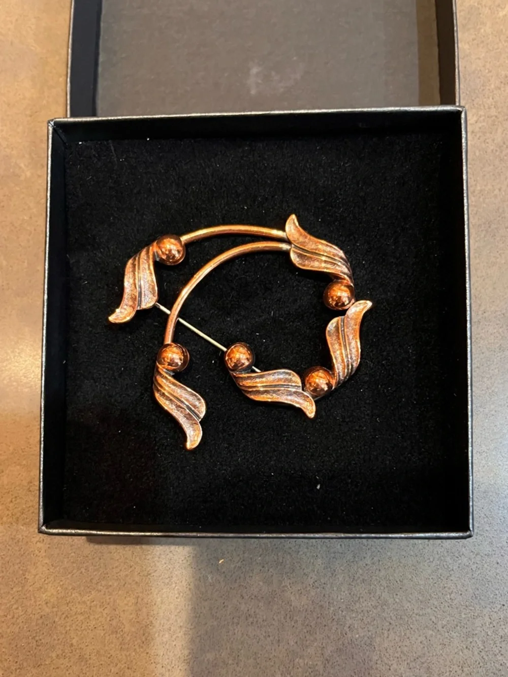 Vintage Bell Trading Post Copper Leaf Wreath Brooch Pin